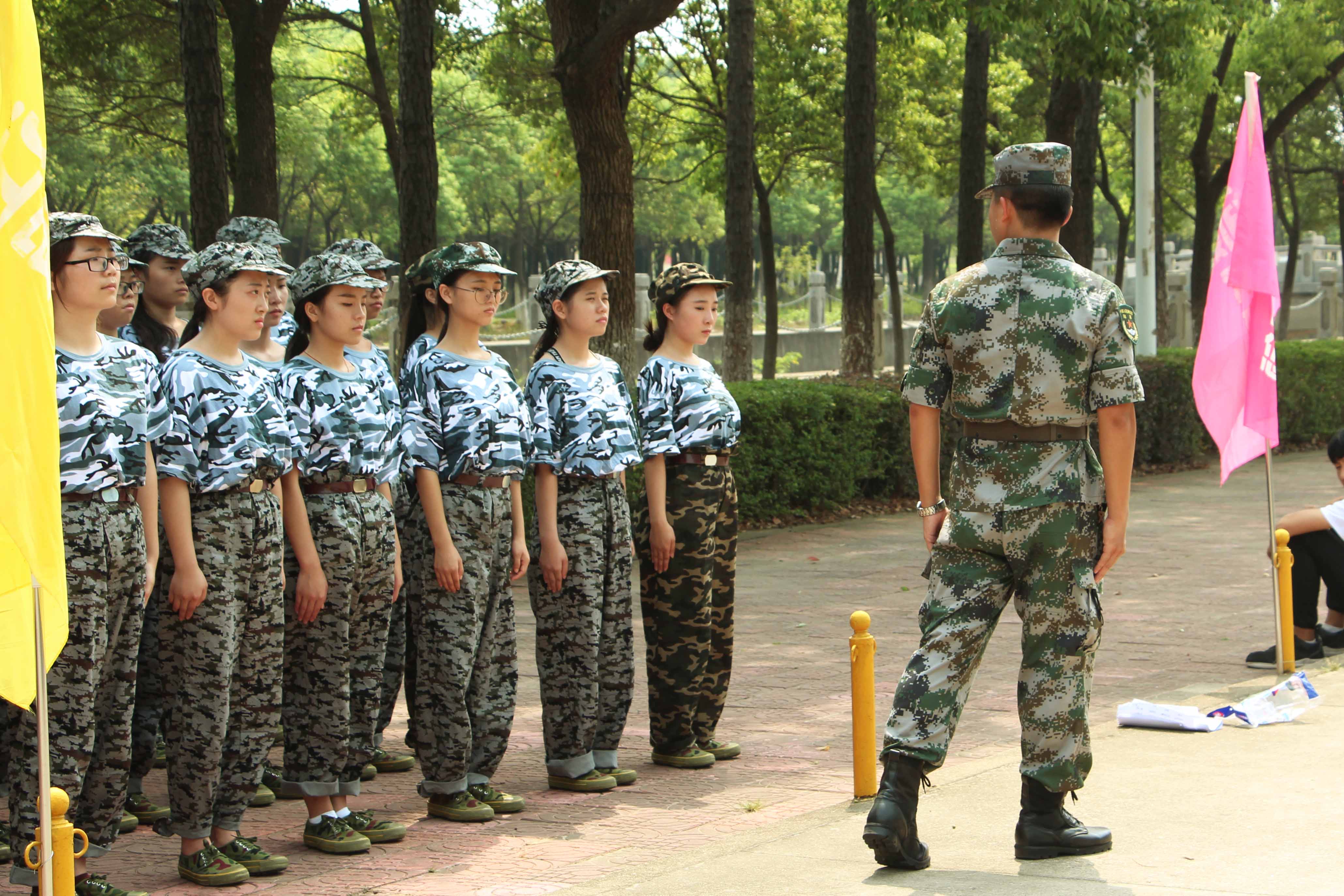 军训进行时||我校举行2020年军训汇报演出暨总结表彰大会-江西服装学院