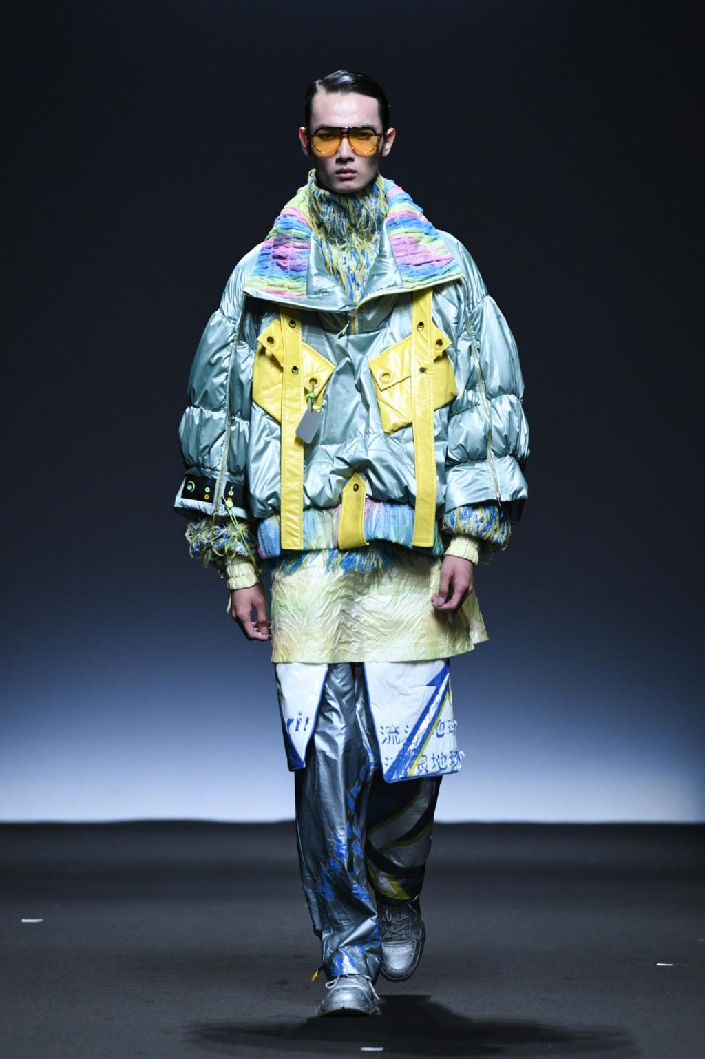 江西服装学院卅爽英姿舞动未来图集