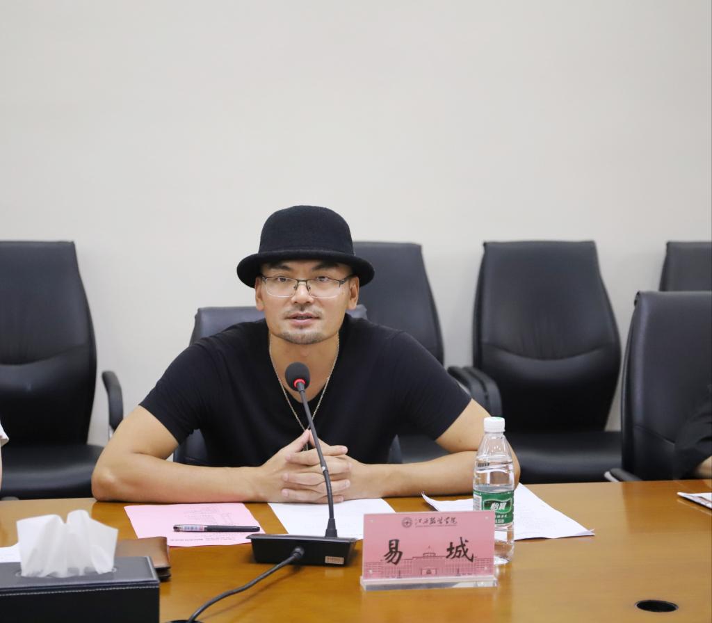 宁都县人民政府副县长熊凯一行莅临我校洽谈县校合作